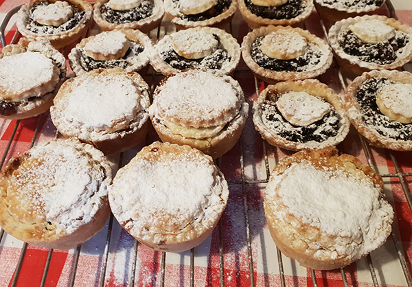 mince pies crop small