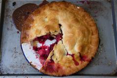 resizedimage238158-damson-pie.jpg